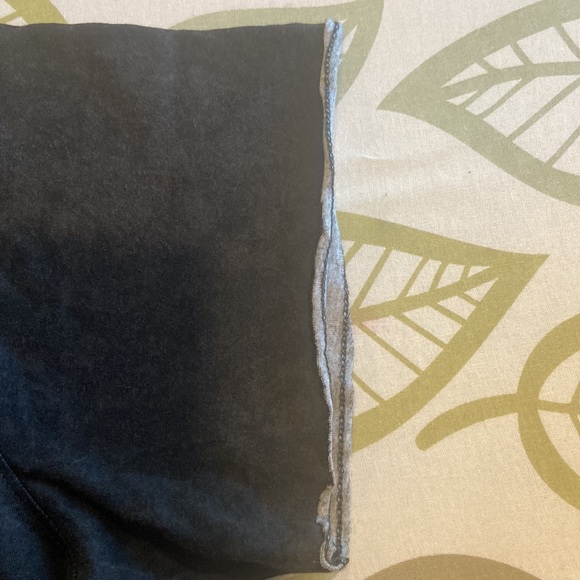 Hollister like new men’s tshirt in two tone colours black/grey. - Picture 2 of 3